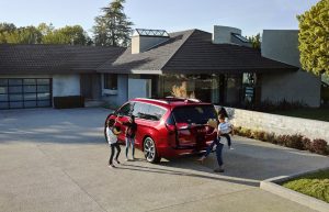 2017_chrysler_pacifica_red_family